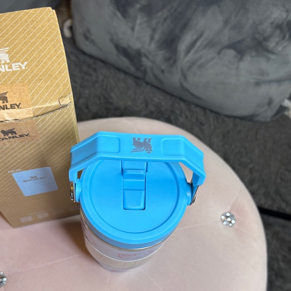 Stanley Blue Hello Kitty Quencher Tumbler - Picture 6 of 6
